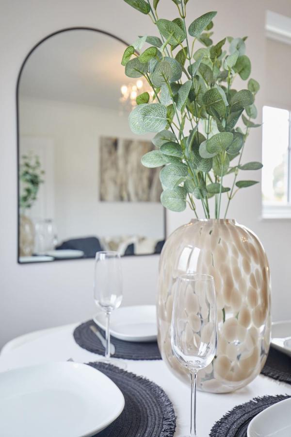 Stylish 2 Bed Apartment With Beautiful Garden นอร์ริช ภายนอก รูปภาพ